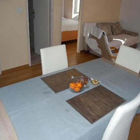 Rot Apartment Postira