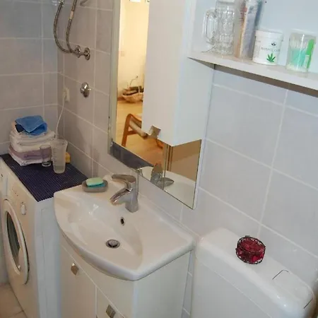 Rot Apartment *