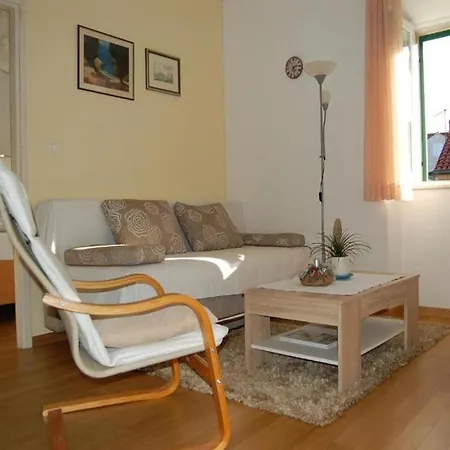 Rot Apartment Postira