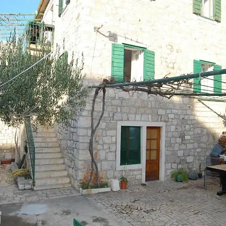 아파트 Rot 포스티라