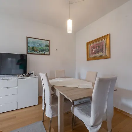 Rot Apartman Postira