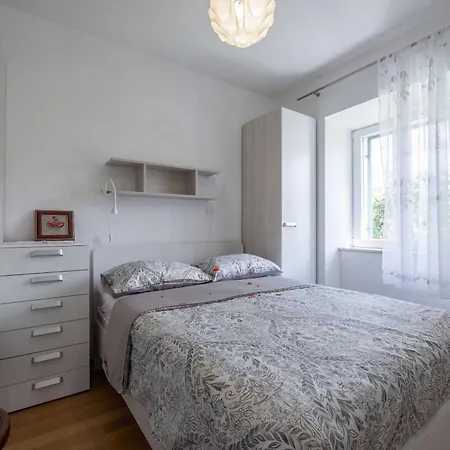 Rot * Postira