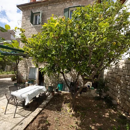 Apartman Rot Postira